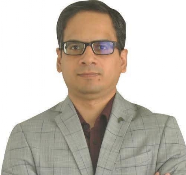 स्कॉलर्स डेन के प्रबंध निदेशक विवेक ठाकुर स्कॉलर्स डेन के प्रबंध निदेशक विवेक ठाकुर
