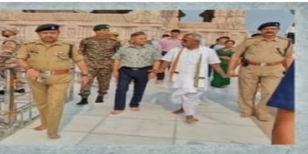 चीफ ऑफ आर्मी स्टाफ थल सेना प्रमुख जनरल उपेंद्र द्विवेदी ने किए राम लला के दर्शन