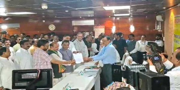 भाजपा उम्मीदवार देबाशीष सामंतराय ने दाखिल किया नामांकन
