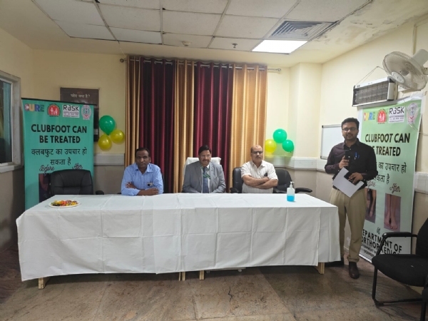 क्लबफुट क्लीनिक के उद्घाटन की फोटो क्लबफुट क्लीनिक के उद्घाटन की फोटो