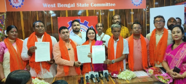 बीजेएमसी की ओर से महिला सचिव का दायित्व ग्रहण करती अभिनेत्री मीनाक्षी शर्मा