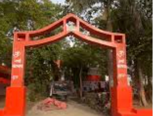 मंदिर परिसर मे बांके बिहारी मंदिर मंदिर परिसर मे बांके बिहारी मंदिर