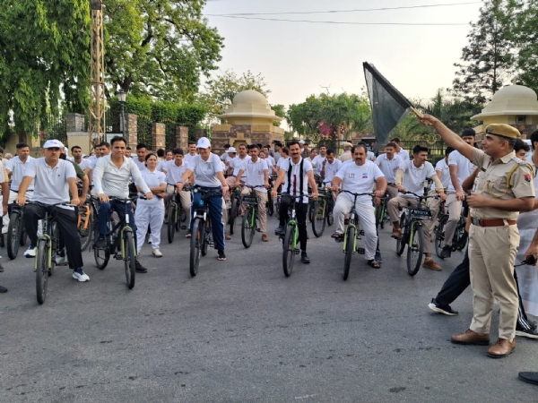 राजस्थान पुलिस के संडे ऑन साइकिल अभियान में बीस हजार से अधिक लोगों ने लिया भाग राजस्थान पुलिस के संडे ऑन साइकिल अभियान में बीस हजार से अधिक लोगों ने लिया भाग