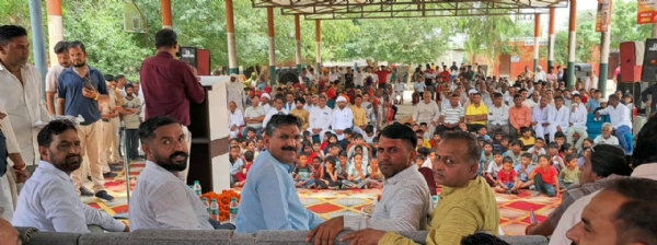 कार्यक्रम के दौरान मंच पर मौजूद मंत्री कृष्ण बेदी।