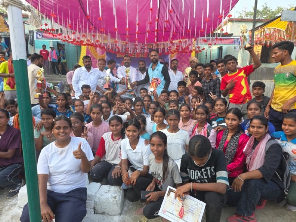 परसा में 43वीं जिला एथलेटिक्स प्रतियोगिता संपन्न परसा में 43वीं जिला एथलेटिक्स प्रतियोगिता संपन्न