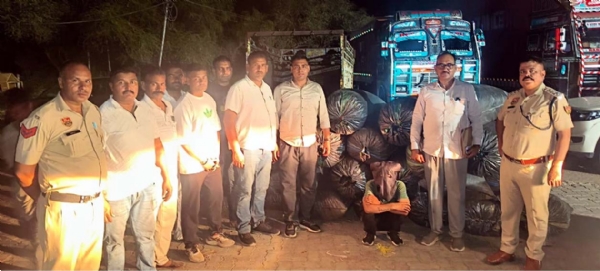 डोडा पोस्त की खेप सहित पकड़ा गया आरोपी।