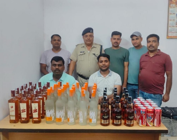छपरा जंक्शन पर ट्रेन से भारी मात्रा में विदेशी शराब बरामद छपरा जंक्शन पर ट्रेन से भारी मात्रा में विदेशी शराब बरामद