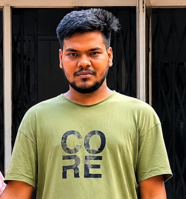 आरोपी आदर्श कुमार केशरी