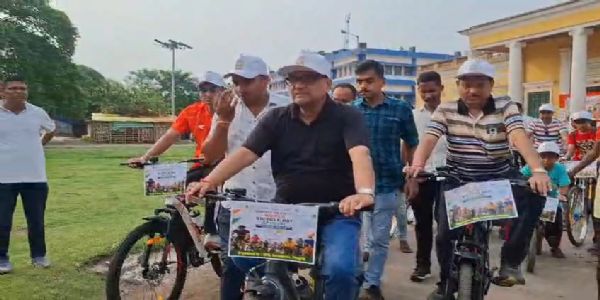 राज्य सरकार के “संडे ऑन साइकिल” कार्यक्रम में मंत्री ने चलाई साइकिल