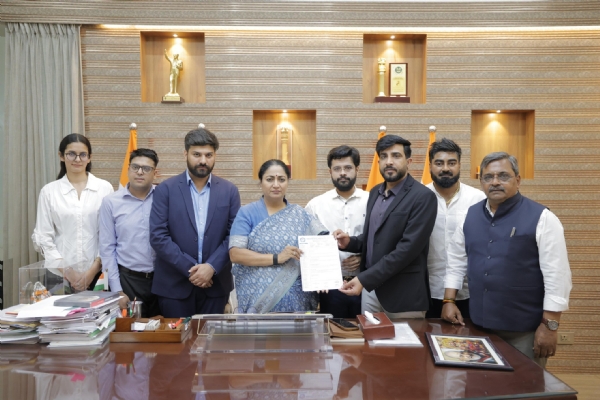 दिल्ली की मुख्यमंत्री रेखा गुप्ता से फेडरेशन ऑफ ऑल इंडिया मेडिकल एसोसिएशन (फाइमा) का प्रतिनिधिमंडल मुलाकात करते हुए दिल्ली की मुख्यमंत्री रेखा गुप्ता से फेडरेशन ऑफ ऑल इंडिया मेडिकल एसोसिएशन (फाइमा) का प्रतिनिधिमंडल मुलाकात करते हुए