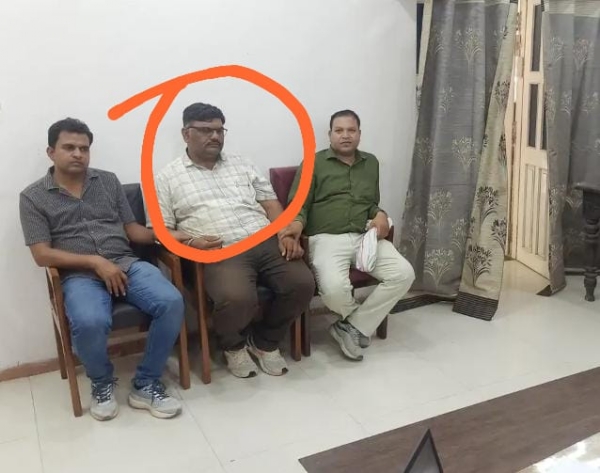 गिरफ्तार पटवारी गिरफ्तार पटवारी