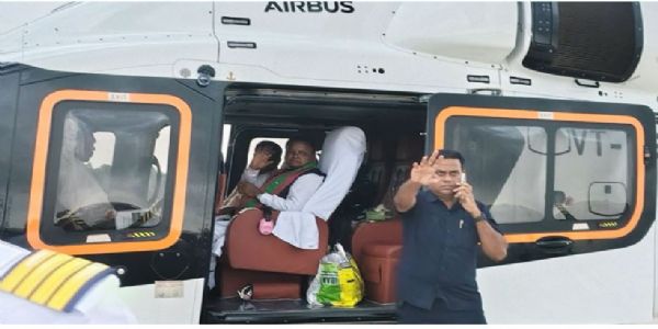 मुख्यमंत्री मोहन चरण माझी का हेलीकॉप्टर मुख्यमंत्री मोहन चरण माझी का हेलीकॉप्टर