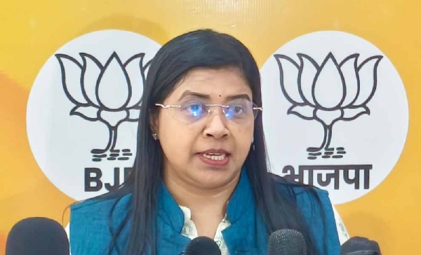 भाजपा की प्रदेश प्रवक्ता डॉ. किरण बघेल पत्रकारों से चर्चा करती हुई भाजपा की प्रदेश प्रवक्ता डॉ. किरण बघेल पत्रकारों से चर्चा करती हुई