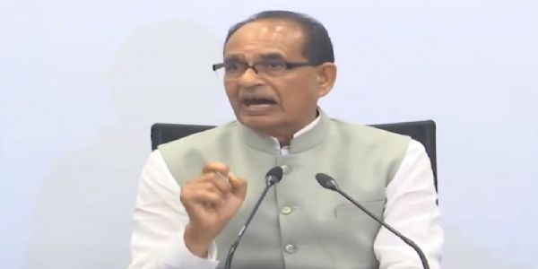 मंगलवार से इंदौर में शुरू होने ब्रिक्स देशों की बैठक की जानकारी देते हुए केन्द्रीय मंत्री शिवराज सिंह मंगलवार से इंदौर में शुरू होने ब्रिक्स देशों की बैठक की जानकारी देते हुए केन्द्रीय मंत्री शिवराज सिंह
