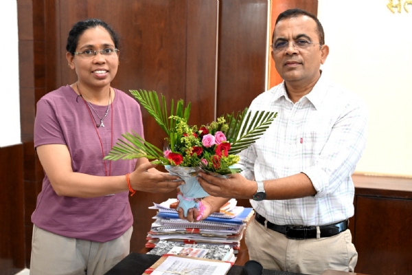 सुश्री अमिता श्रीवास ने विश्व की सर्वोच्च चोटी माउंट एवरेस्ट फतह कर जिले और प्रदेश का बढ़ाया मान सुश्री अमिता श्रीवास ने विश्व की सर्वोच्च चोटी माउंट एवरेस्ट फतह कर जिले और प्रदेश का बढ़ाया मान