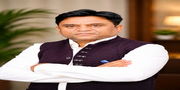मड़वापथरा के जनमन भवन पर प्रशासन घिरा, अरुण सार्वा ने उठाए सवाल