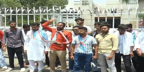 मप्र: वनरक्षक- जेल प्रहरी भर्ती परीक्षा निरस्त होने पर एनएसयूआई का प्रदर्शन, निष्पक्ष जांच और कार्रवाई की मांग