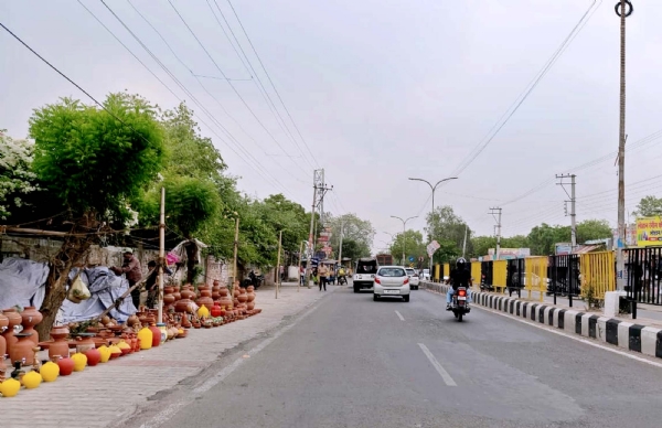 दोपहर के समय खाली नजर आता गोहाना रोड। दोपहर के समय खाली नजर आता गोहाना रोड।
