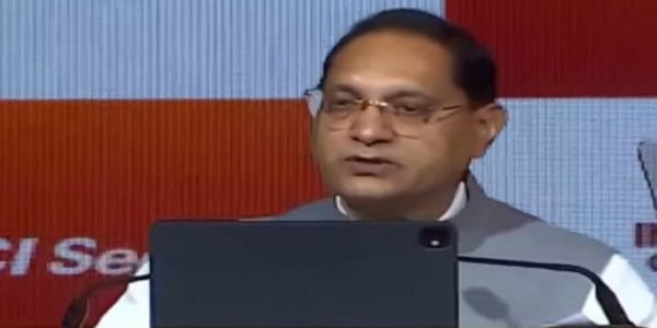 ‘आईसीआईसीआई सिक्योरिटीज इंडिया इंवेस्टर कॉन्फ्रेंस 2026’ को संबोधित करते तुहिन कांत पांडेय ‘आईसीआईसीआई सिक्योरिटीज इंडिया इंवेस्टर कॉन्फ्रेंस 2026’ को संबोधित करते तुहिन कांत पांडेय