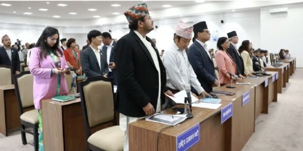 संसद में विपक्षी दलों का विरोध संसद में विपक्षी दलों का विरोध