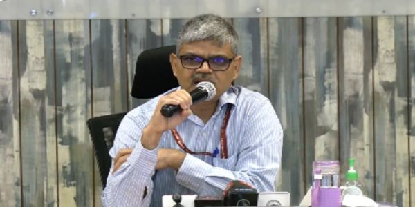 प्रेसवार्ता को संबोधित करते हुए जीईएम के सीईओ मिहिर कुमार प्रेसवार्ता को संबोधित करते हुए जीईएम के सीईओ मिहिर कुमार