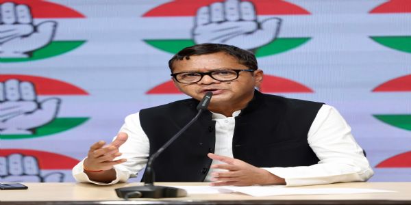 कांग्रेस सांसद सप्तगिरि उलका दिल्ली में पत्रकार वार्ता करते हुए। कांग्रेस सांसद सप्तगिरि उलका दिल्ली में पत्रकार वार्ता करते हुए।