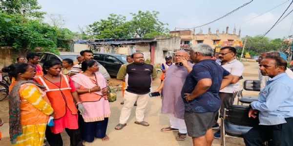 सफाईकर्मियों को सरकार के तय मानक के अनुसार मिले वेतन : सरयू राय