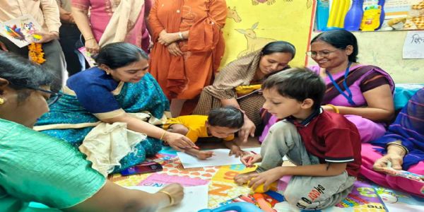 आंगनबाड़ी केंद्रों पर खिलौना बैंक व प्रवेशोत्सव कार्यक्रम का आयोजन