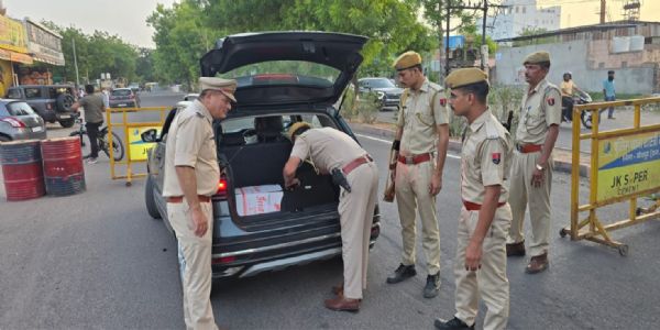 तीन घंटे चली ए श्रेणी नाकाबंदी, 809 वाहनों की जांच
