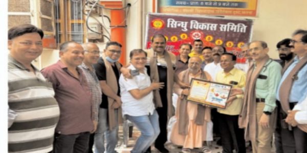 सतनाः डाक्टर्स डे पर सिंधु विकास समिति ने किया चिकित्सकों का सम्मान