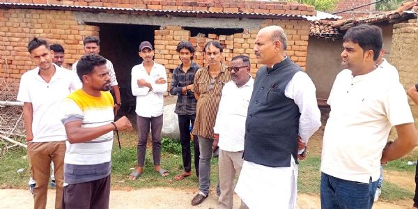 सिक्का गांव की त्रासदी पर सरकार की चुप्पी दुर्भाग्यपूर्ण : त्रिपाठी