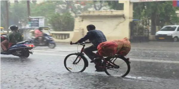 गुजरात में मौसम विभाग की चेतावनी-10 जिलों में ऑरेंज और वलसाड में रेड अलर्ट जारी
