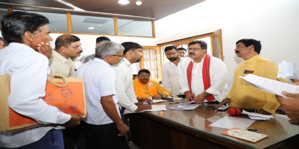 उप मुख्यमंत्री विजय शर्मा ने सहयोग केंद्र में 15 सौ से अधिक भाजपा कार्यकर्ताओं की सुनी समस्याएं