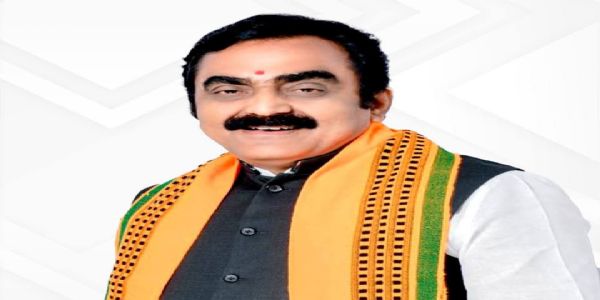 विकास के एजेंडे पर बोलने का अधिकार कांग्रेस नेताओं को नहीं - राकेश सिंह