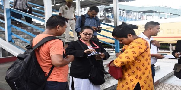 पूसीरे ने ट्रेनों में चलाया सघन टिकट जांच अभियान