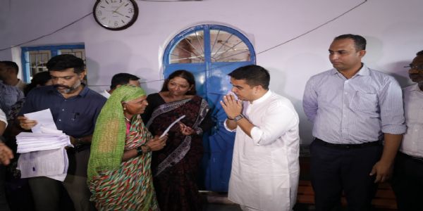 उपमुख्यमंत्री संघवी ने भटार में बाढ़ प्रभावित परिवारों को आर्थिक सहायता और राहत सामग्री की वितरित