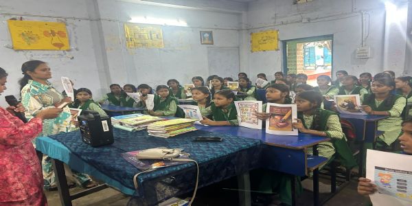 कन्या भ्रूण संरक्षण और बाल सुरक्षा पर छात्राओं को किया गया जागरूक
