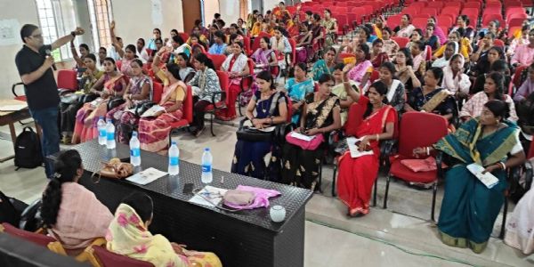 बलरामपुर : मातृ-शिशु स्वास्थ्य और बाल संरक्षण पर जिला स्तरीय कार्यशाला