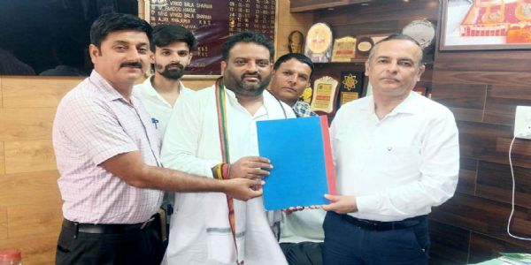 जेकेपीसीसी किसान कांग्रेस ने कृषि निदेशक को सौंपा ज्ञापन