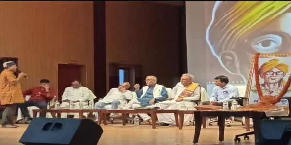 छपरा में मनाई गई लोक कलाकार भिखारी ठाकुर की पुण्यतिथि