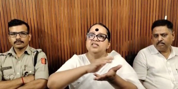 इस्लामपुर के यौन पल्ली में पुलिस की बड़ी कार्रवाई, चार नाबालिग समेत सात युवतियों का सुरक्षित बरामद