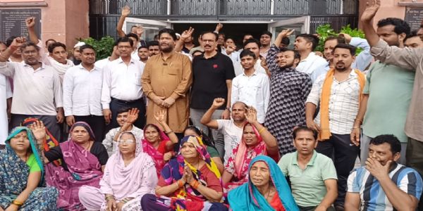 सीपरी बाजार के 120 से अधिक सब्जी विक्रेताओं पर विस्थापन का संकट, वैकल्पिक व्यवस्था की मांग तेज