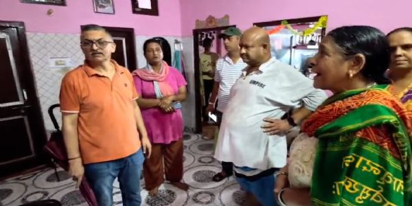 नाहन में गिरा जर्जर डंगा, घरों में फंसे लोगों को सुरक्षित निकाला गया