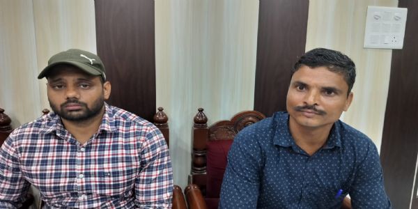 निशानदेही के बदले रिश्वत लेते दो पटवारी गिरफ्तार