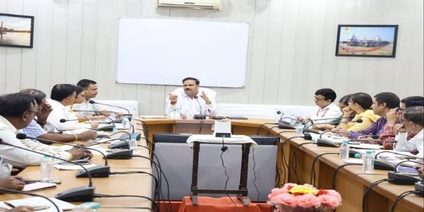 आईएमआर-एमएमआर में कमी लाने के लिए जमीनी स्तर पर अभियान चलाकर करें परिणामोन्मुखी कार्य: संभागायुक्त
