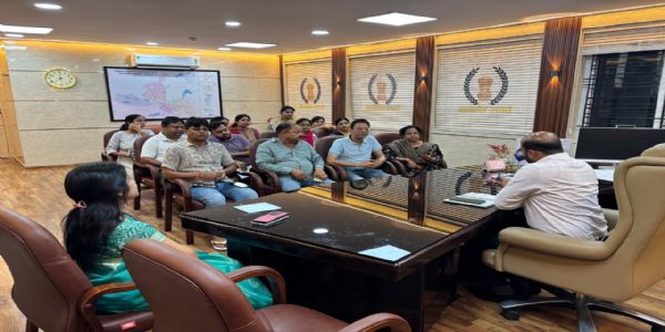 डीसी ने दिया आश्वासन, बिजुलिया तालाब सडक का होगा निर्माण