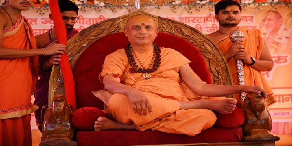 श्रीद्वारका शारदा पीठ के पीठाधीश्वर, जगद्गुरु शंकराचार्य स्वामी सदानंद सरस्वती महाराज श्रीद्वारका शारदा पीठ के पीठाधीश्वर, जगद्गुरु शंकराचार्य स्वामी सदानंद सरस्वती महाराज