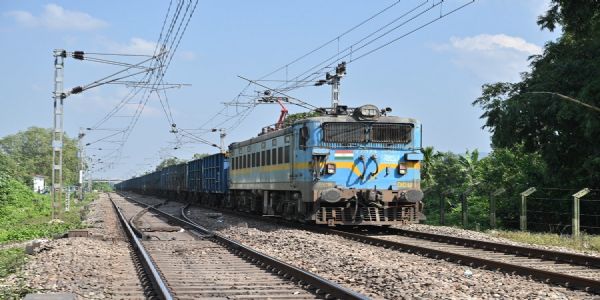 माल परिवहन सेवाओं में पूर्वोत्तर सीमांत रेलवे की बड़ी उपलब्धि, जून में 1,025 रेक की अनलोडिंग