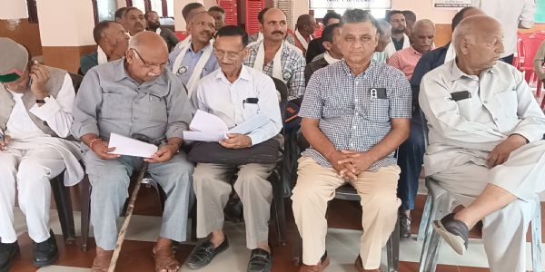 किसान यूनियन ने कृषि पर आए संकट के समाधान की उठाई मांग