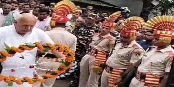 सैन्य सम्मान के साथ पंचतत्व में विलीन हुए असम राइफल्स के जवान सत्येंद्र सिंह, पुत्र ने दी मुखाग्नि